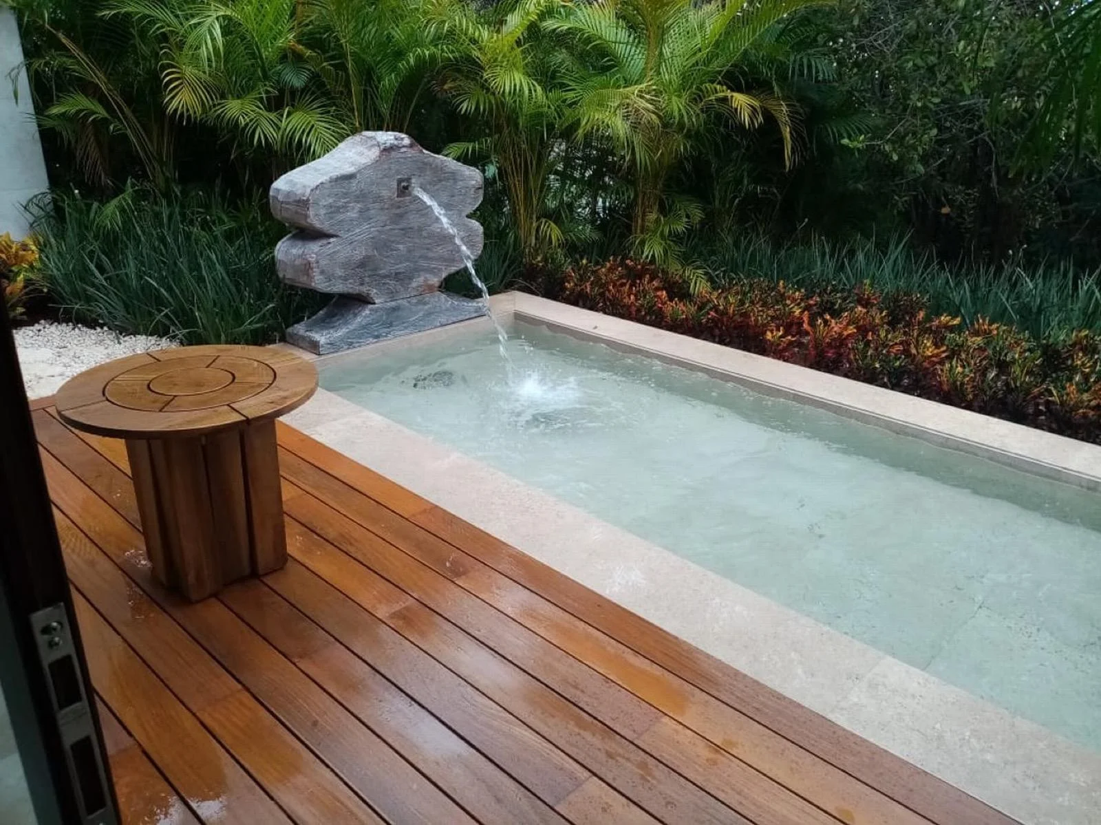 Villas de Rosewood – Jacuzzi con fuente