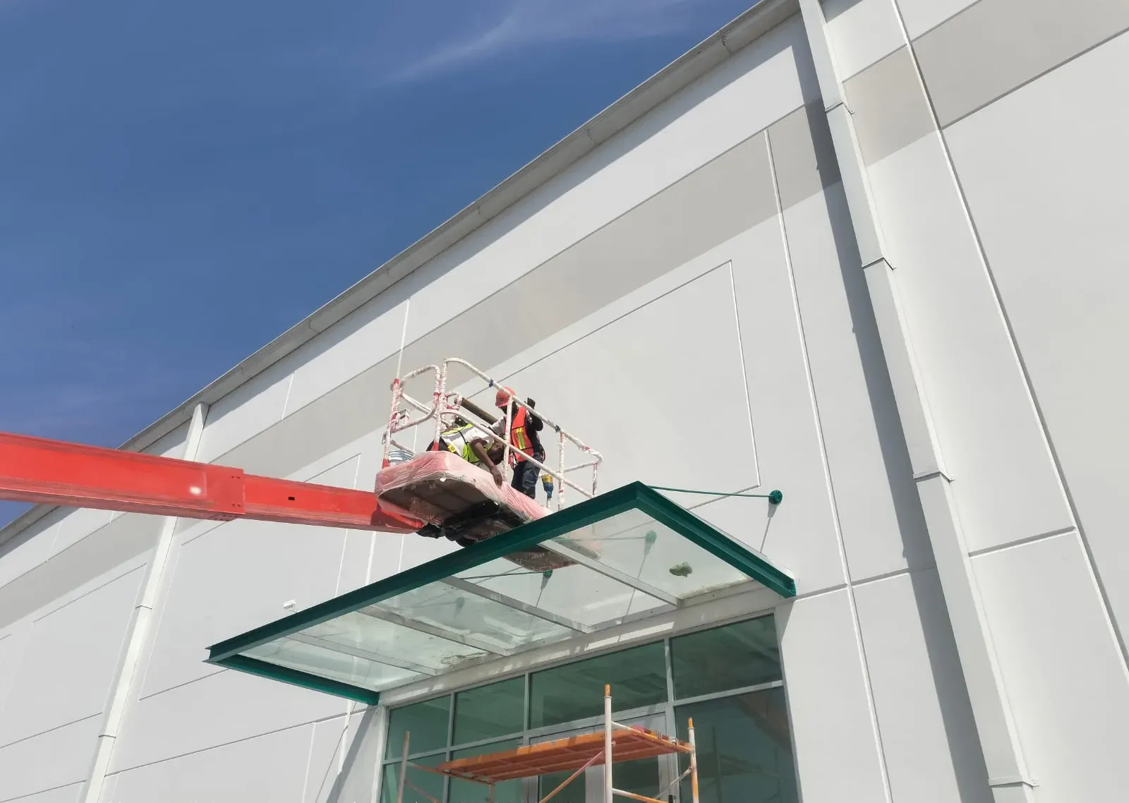 Prologis – Instalación de marquesina