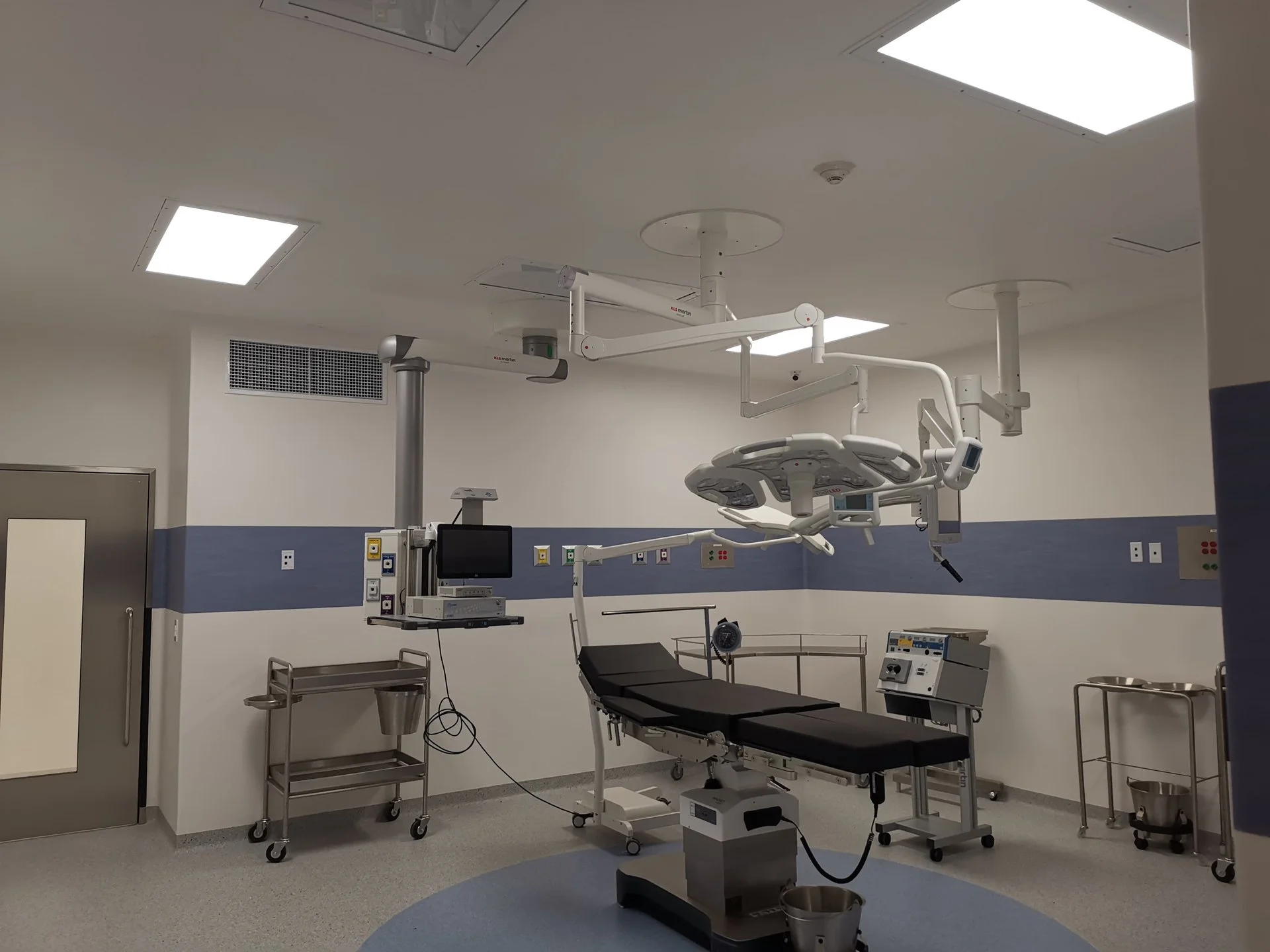 Hospital Naval – Maniobra con grúa