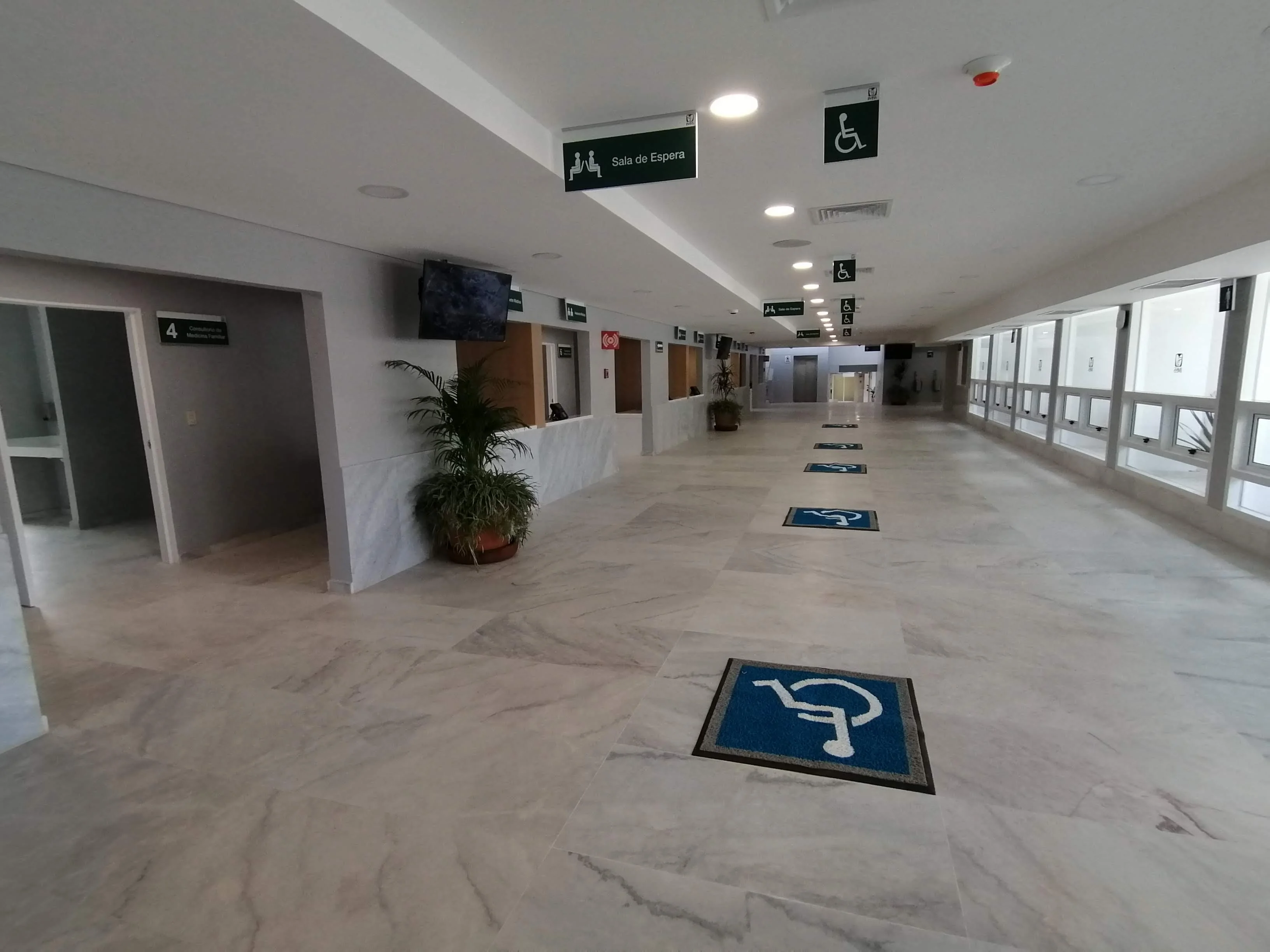 IMSS – Pasillo consultorios