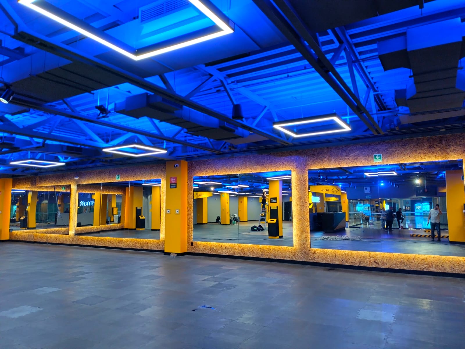Smart Fit – Zona espejos