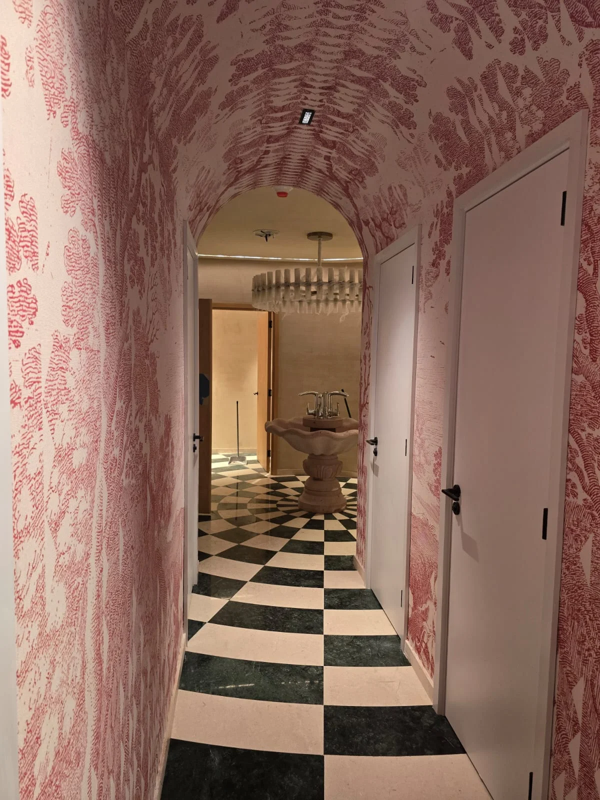 Vera – Pasillo y fuente